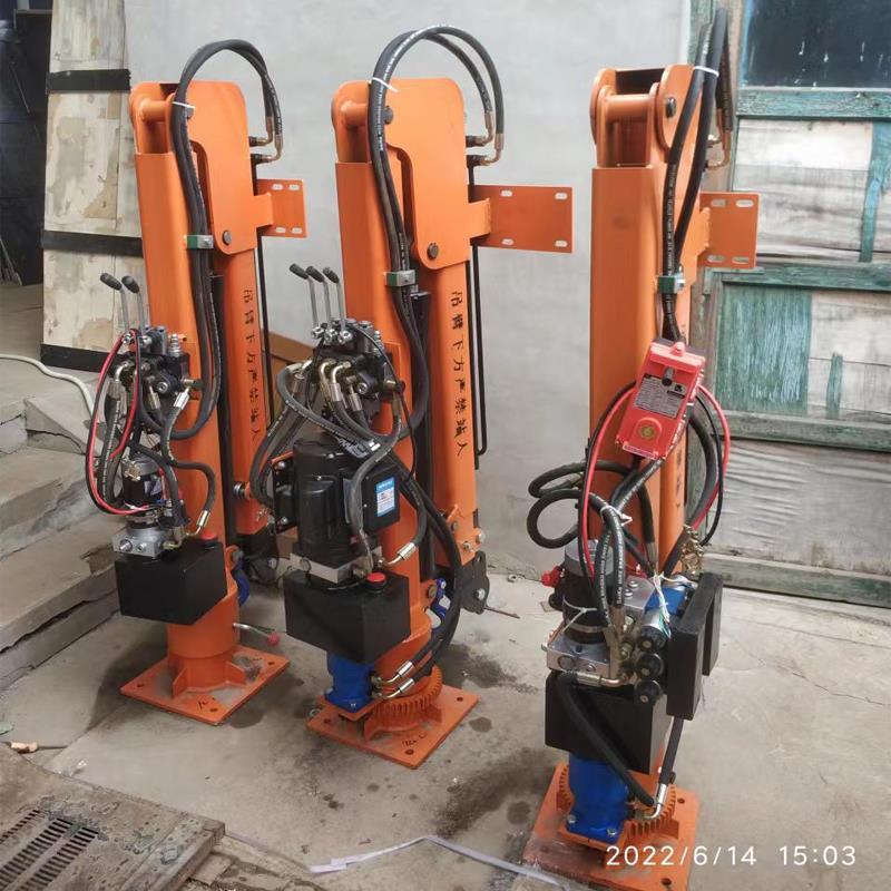 自贡市重汽蓝牌随车吊 3.2吨 国六动力强 液压驱动 农用自卸起重机